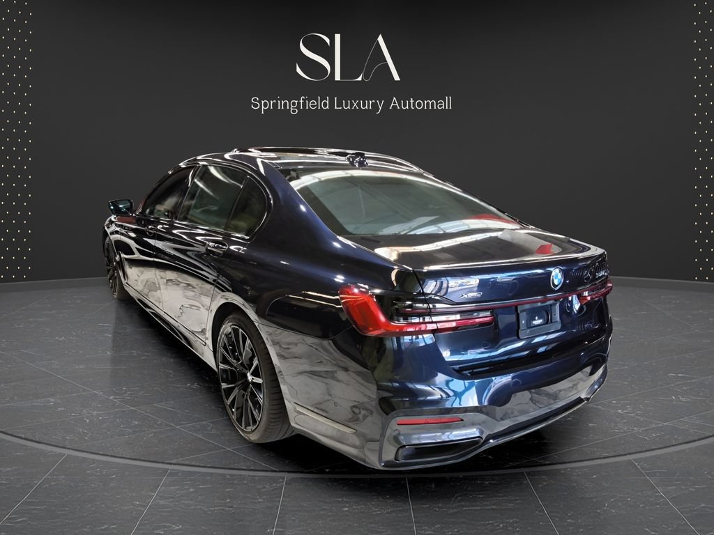 Used 2022 BMW 740i xDrive w/ M Sport Package AWD/4WD image 5
