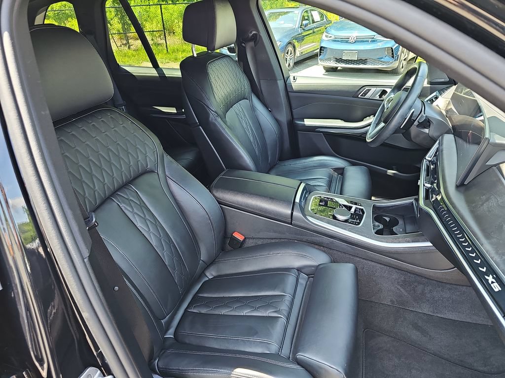 Certified 2025 BMW X5 xDrive40i w/ M Sport Package AWD/4WD image 11
