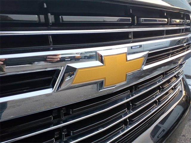 Used 2024 Chevrolet Suburban LT image 8