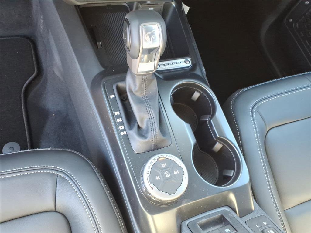 New 2026 Ford Bronco Outer Banks image 16