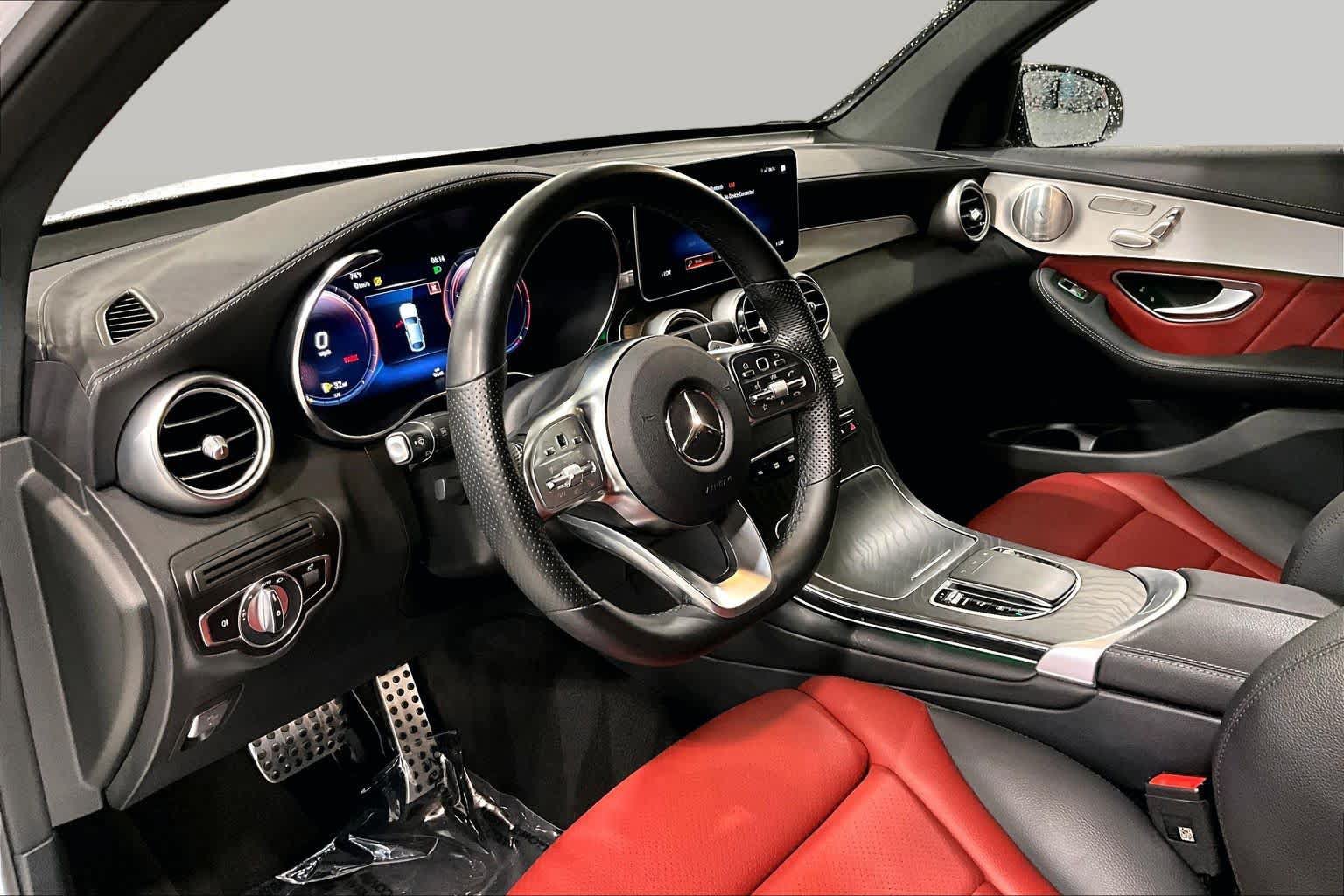 Used 2023 Mercedes-Benz GLC 300 4MATIC Coupe image 16