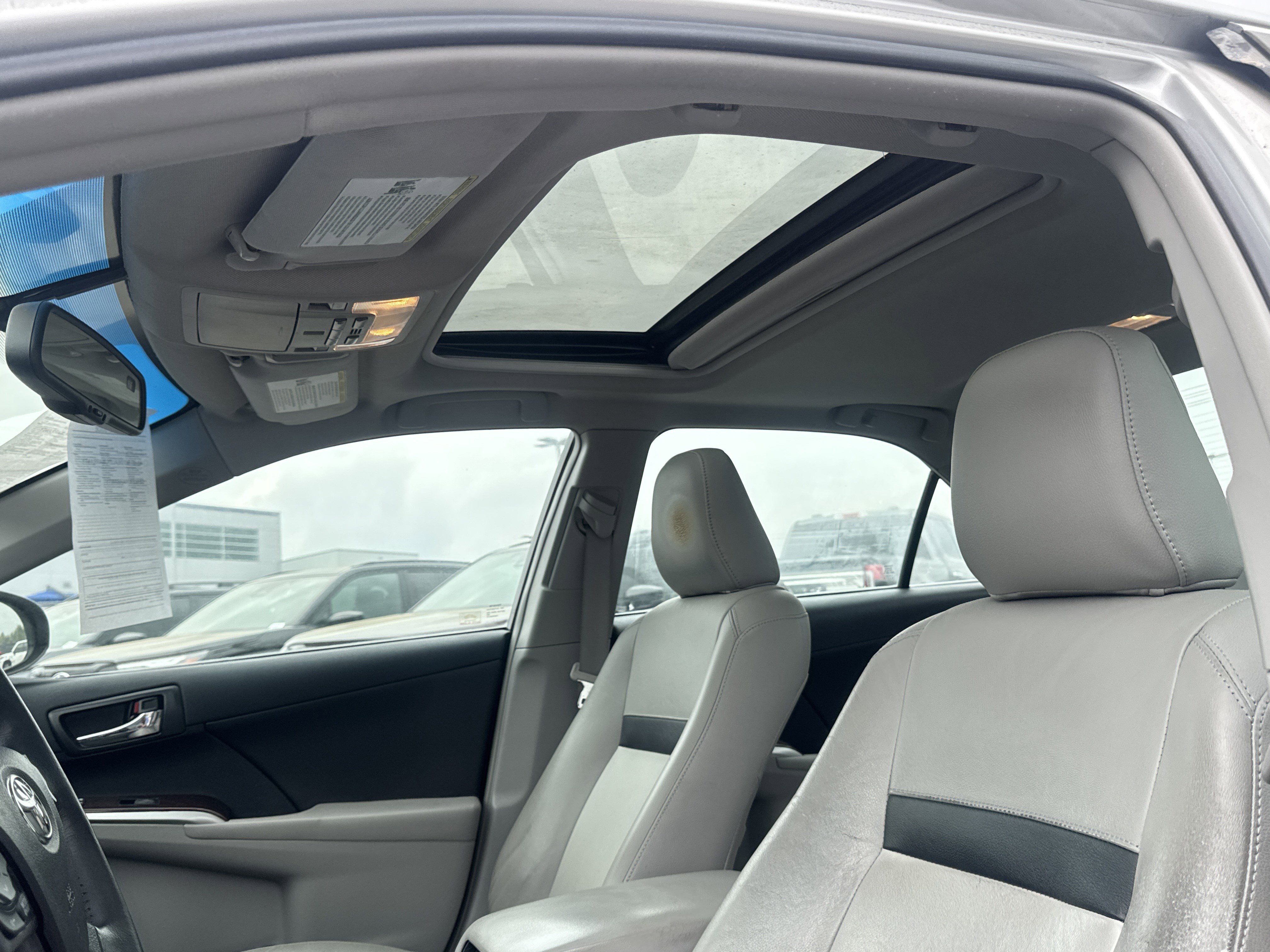 Used 2014 Toyota Camry XLE w/ Convenience Package image 24