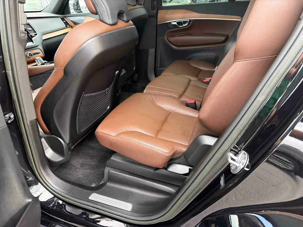 Used 2023 Volvo XC90 B6 Plus AWD/4WD image 21