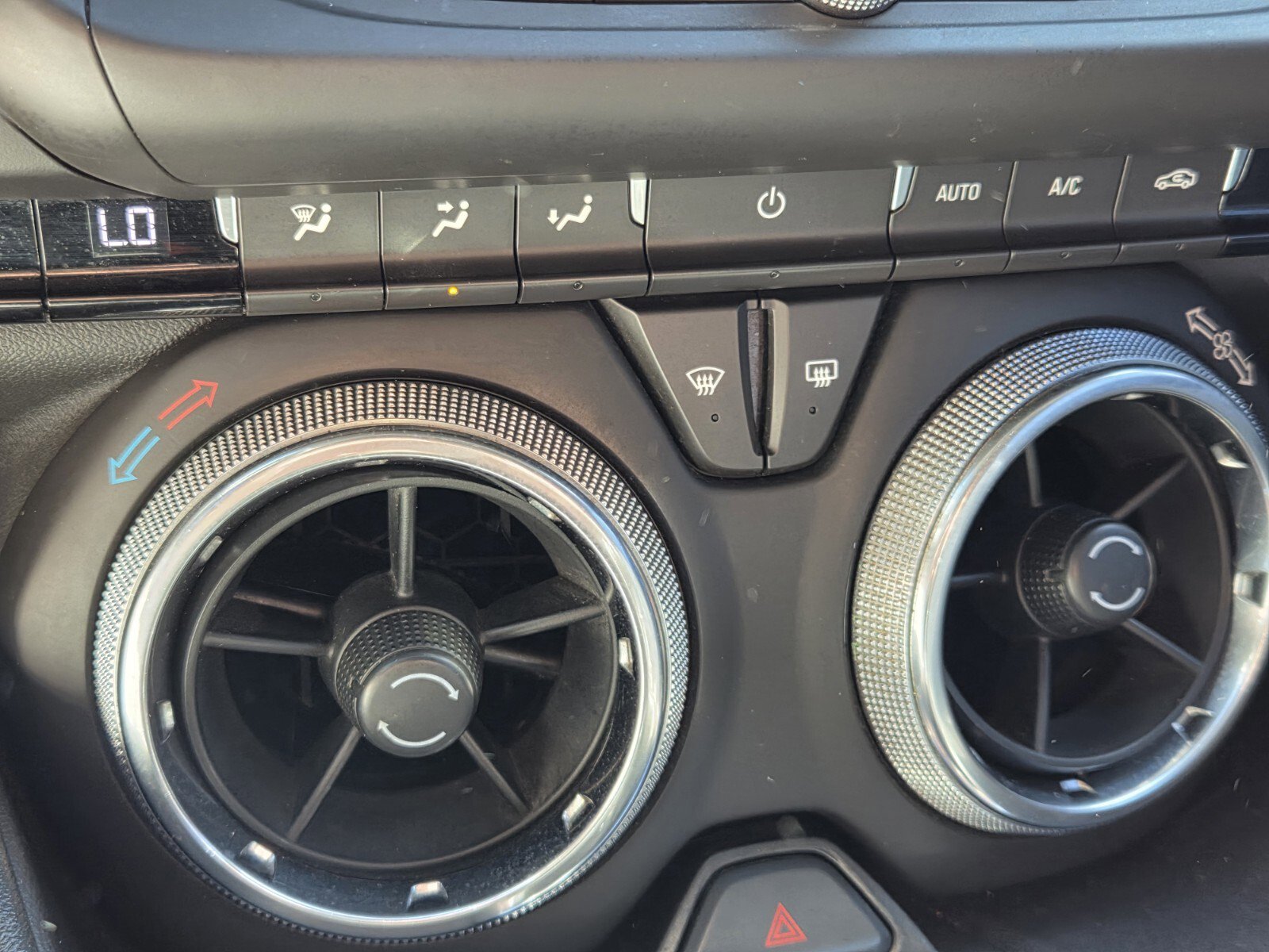 Used 2018 Chevrolet Camaro LT w/ Technology Package image 14