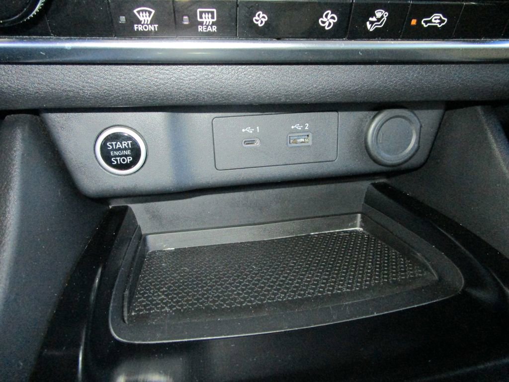 Used 2023 Nissan Rogue SV image 31