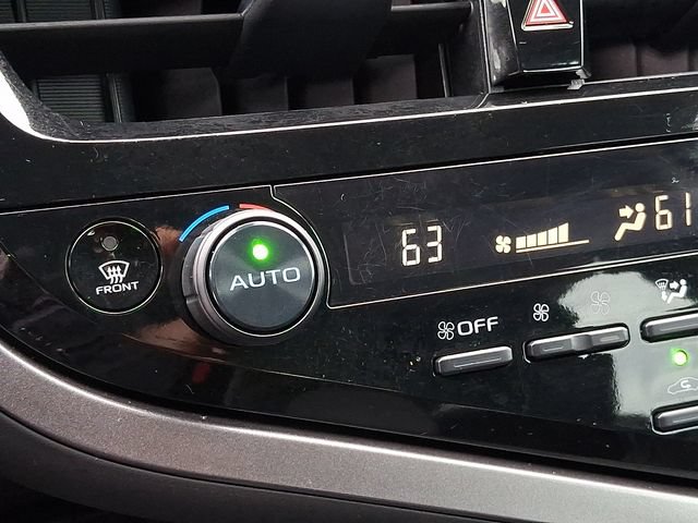 Used 2023 Toyota Camry SE FWD image 16