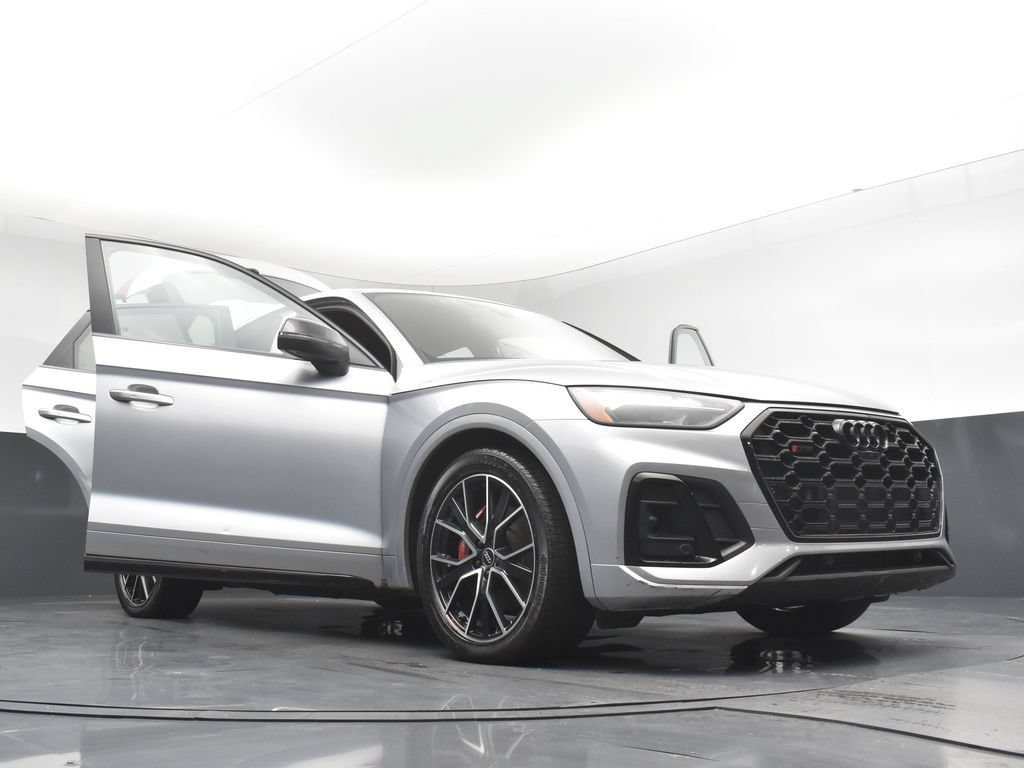 Used 2023 Audi SQ5 Premium Plus w/ Premium Plus Package AWD/4WD image 32