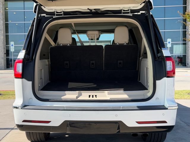 Used 2021 Lincoln Navigator L Reserve w/ Luxury Package RWD image 27