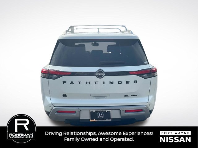 Used 2024 Nissan Pathfinder SL w/ Black Appearance Package AWD/4WD image 9