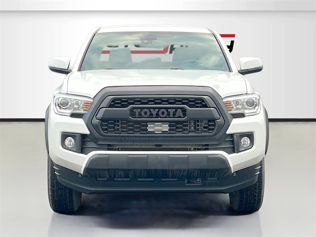 Used 2021 Toyota Tacoma TRD Off-Road image 2