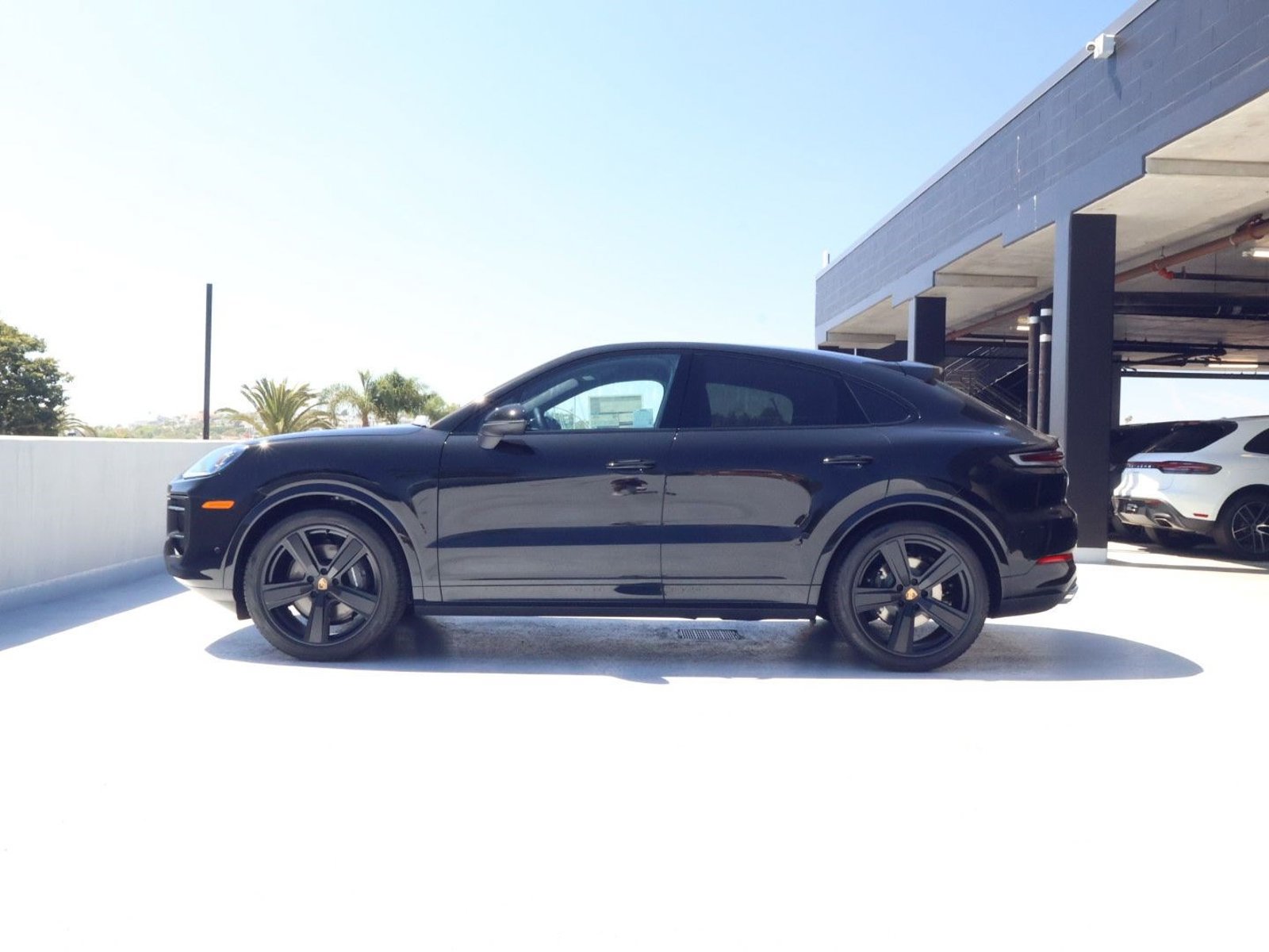 New 2026 Porsche Cayenne Coupe AWD/4WD image 2