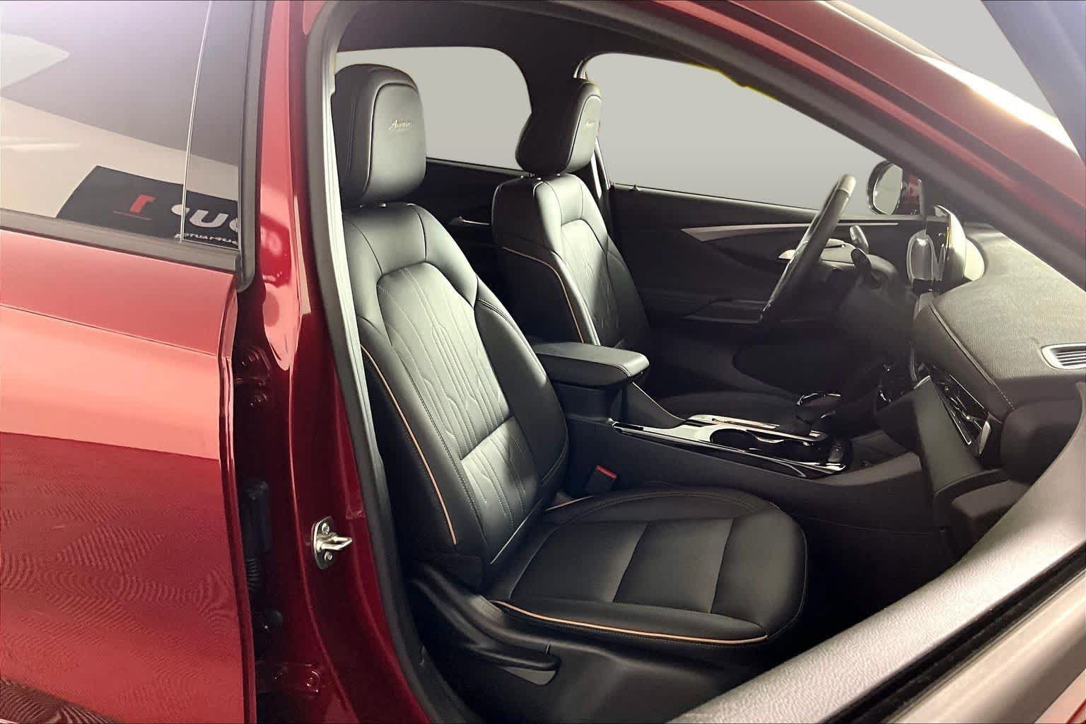 Certified 2025 Buick Envista Avenir FWD image 9