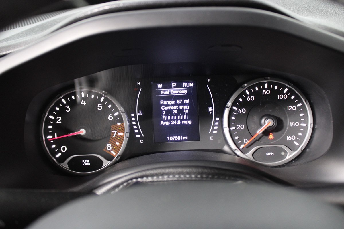 Used 2019 Jeep Renegade Latitude w/ Popular Equipment Group FWD image 8
