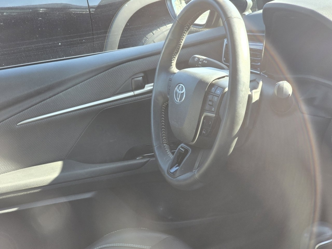 Used 2025 Toyota Camry SE w/ Convenience Package image 17