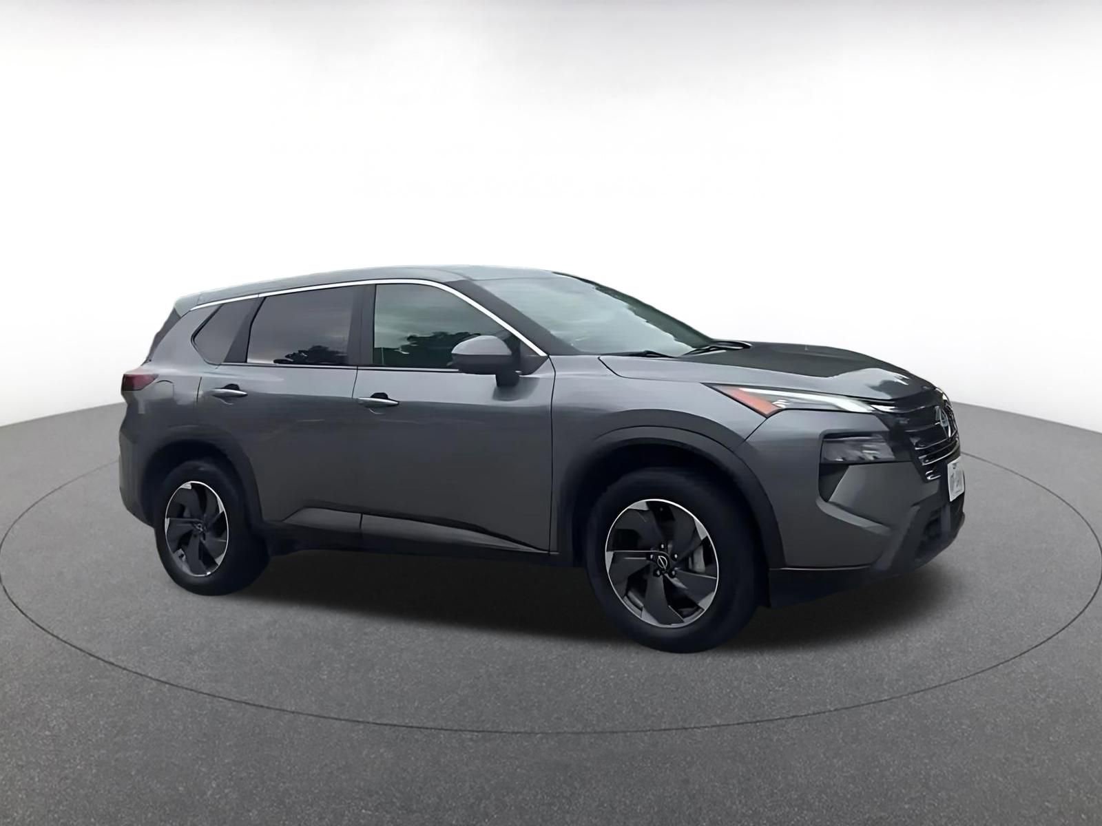 Used 2025 Nissan Rogue SV FWD image 2