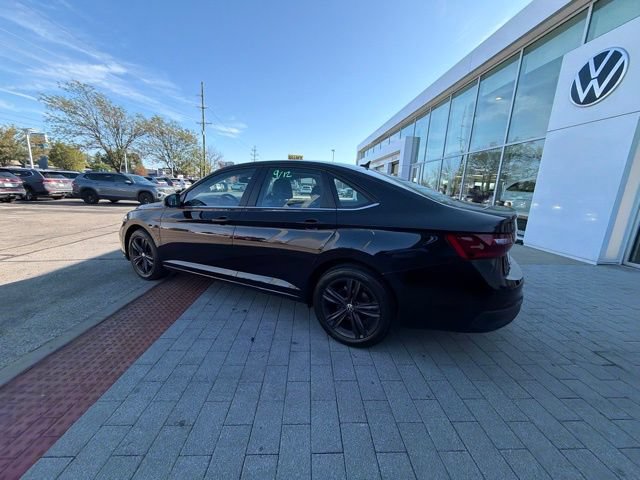 Used 2023 Volkswagen Jetta SE w/ Panoramic Sunroof Package FWD image 10