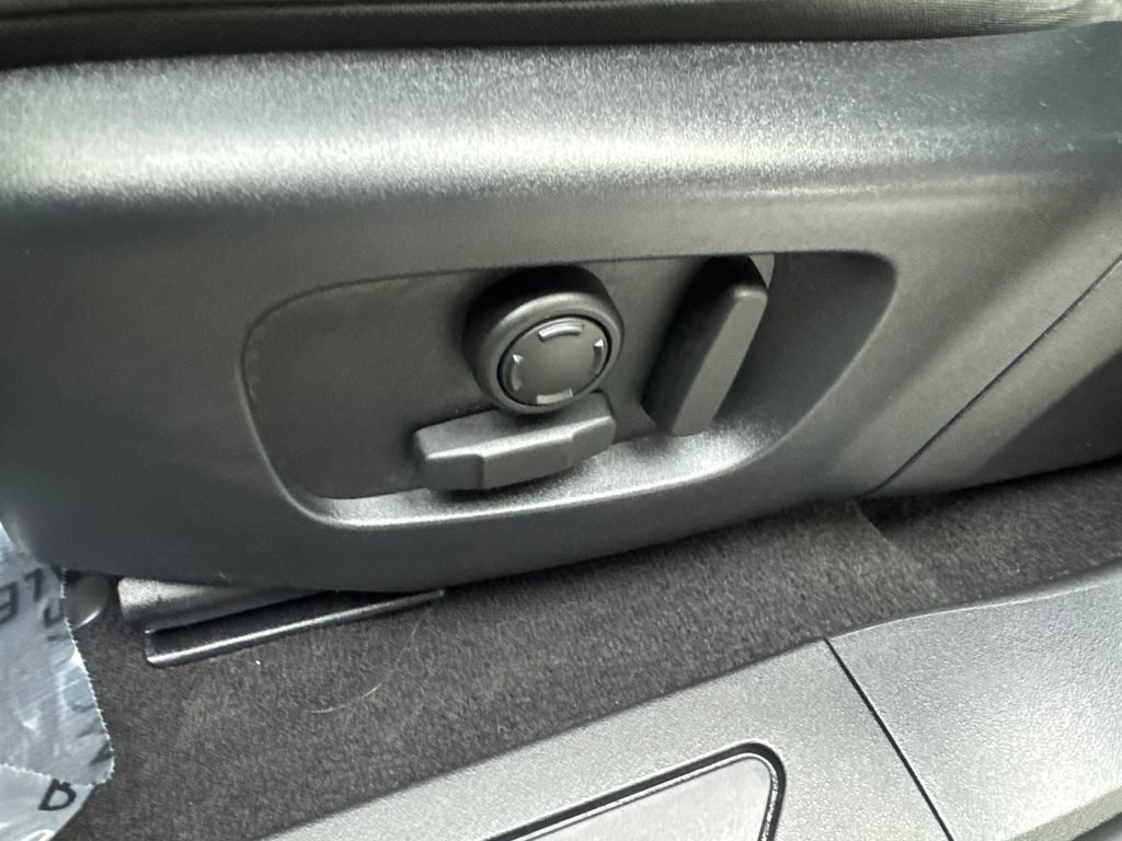 Used 2023 Land Rover Range Rover Evoque S image 30