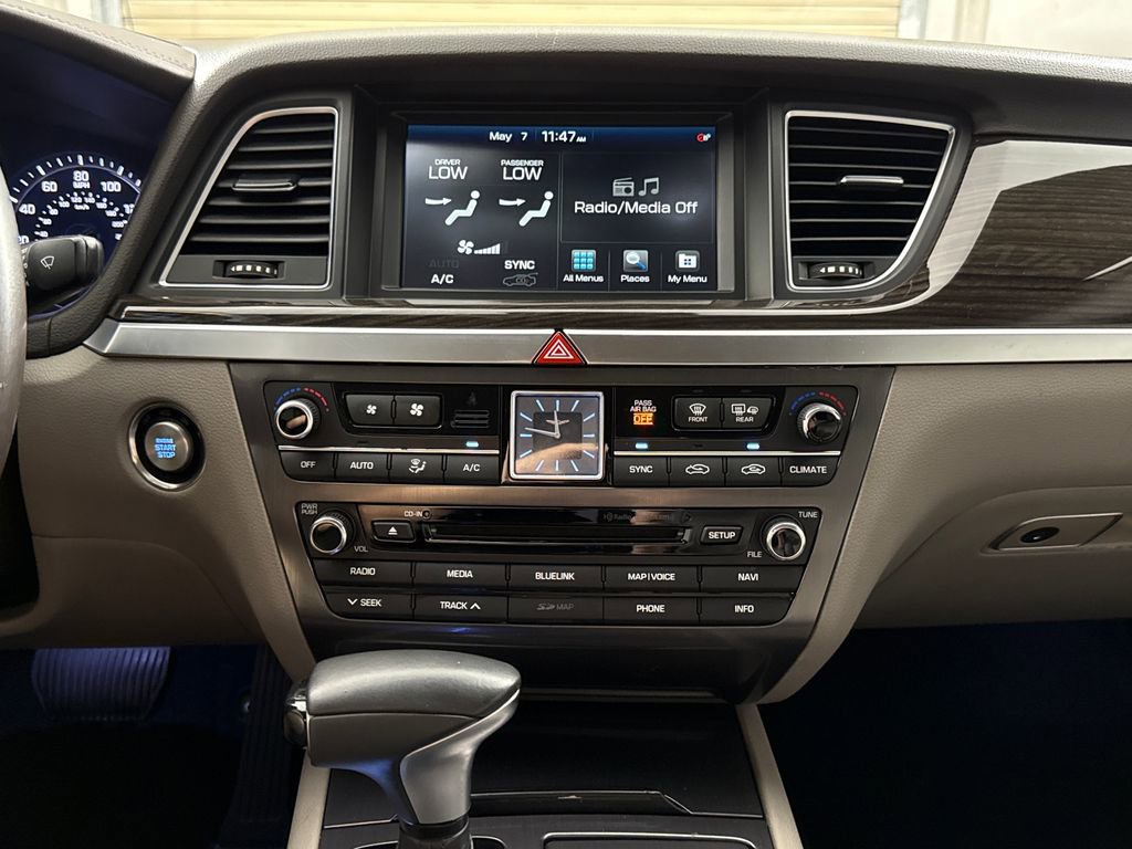 Used 2018 Genesis G80 3.8 RWD image 17