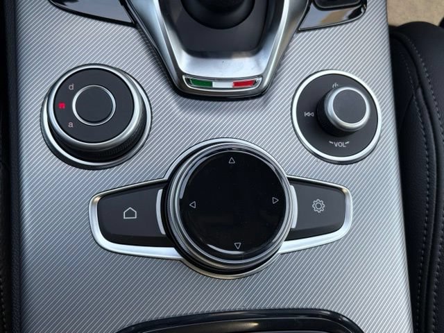 New 2026 Alfa Romeo Stelvio Sprint w/ Convenience Package AWD/4WD image 33