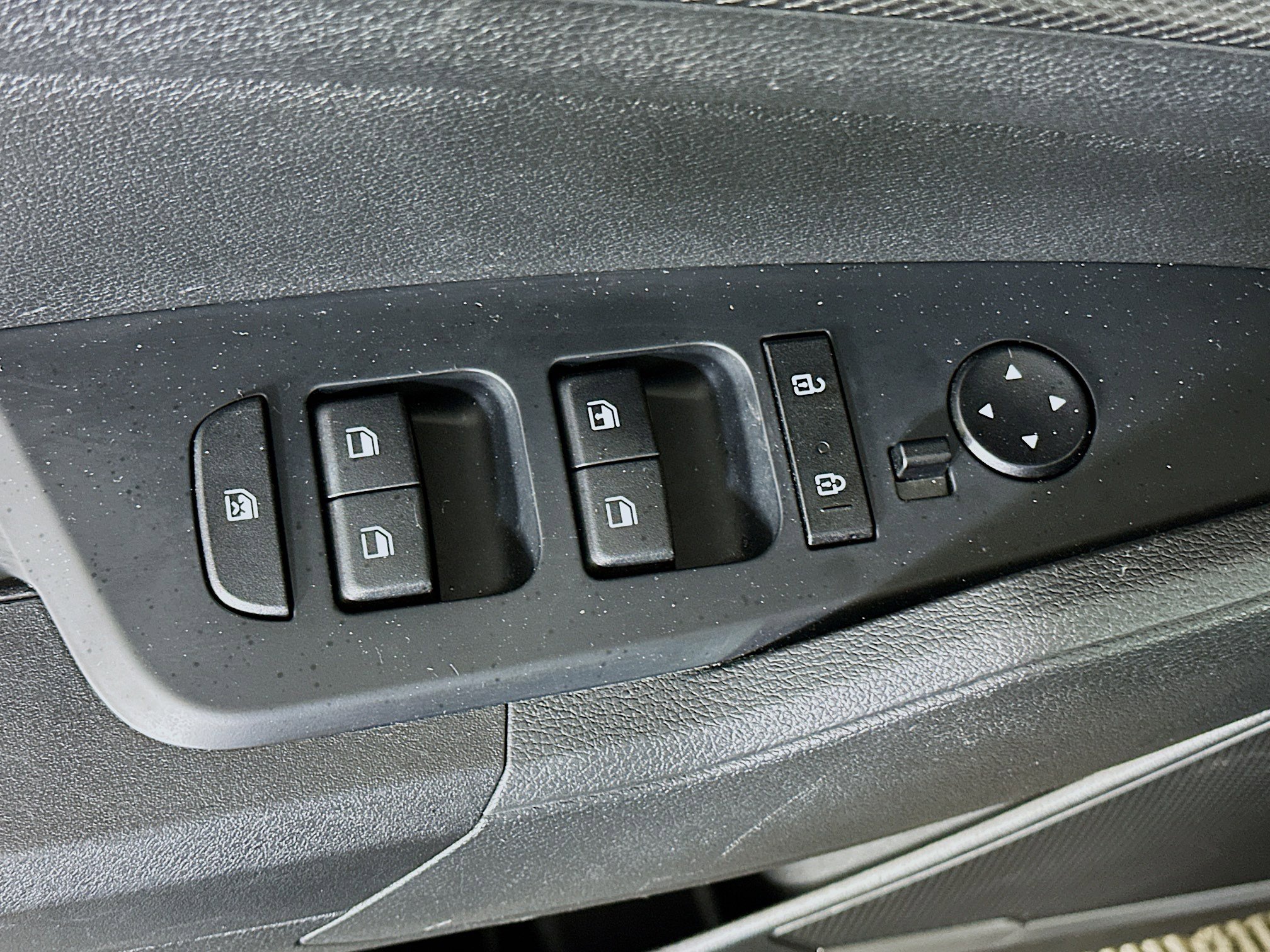 Used 2025 Kia Sportage LX image 15