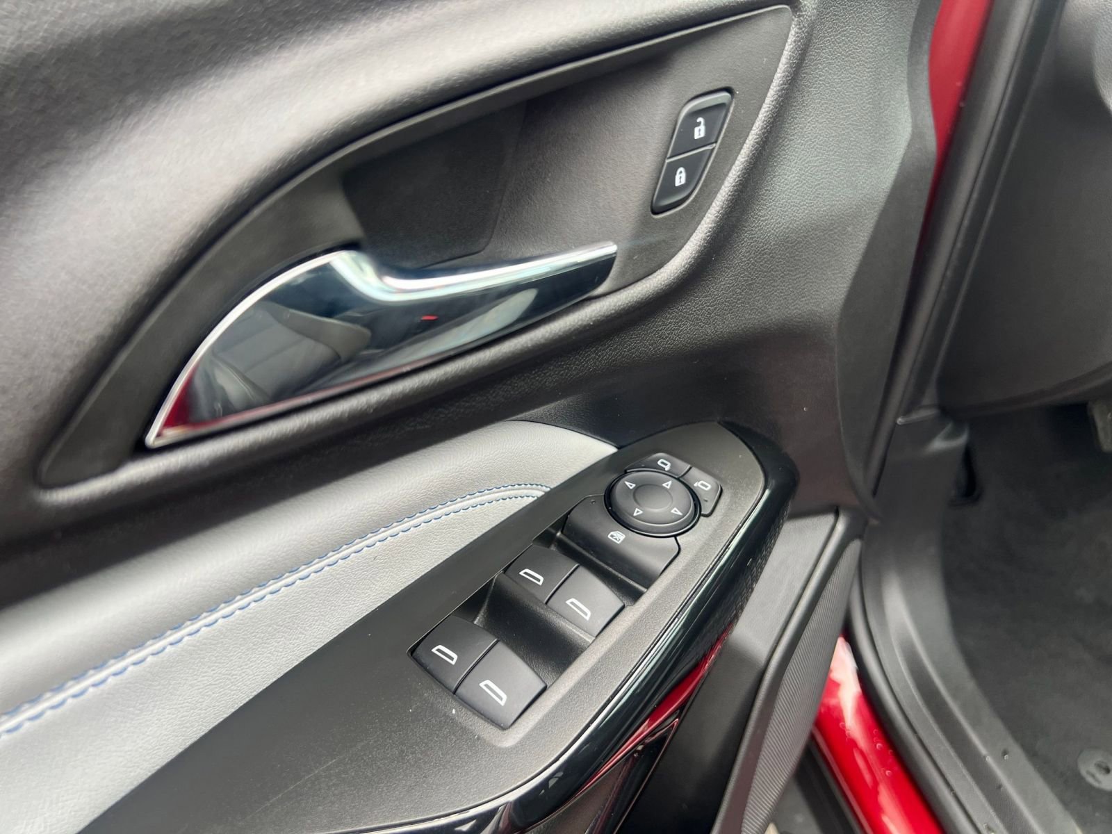 Used 2025 Chevrolet Trax LT image 20