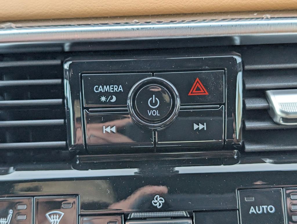 Used 2025 Nissan Armada SL w/ Captain's Chari Seat Package image 29