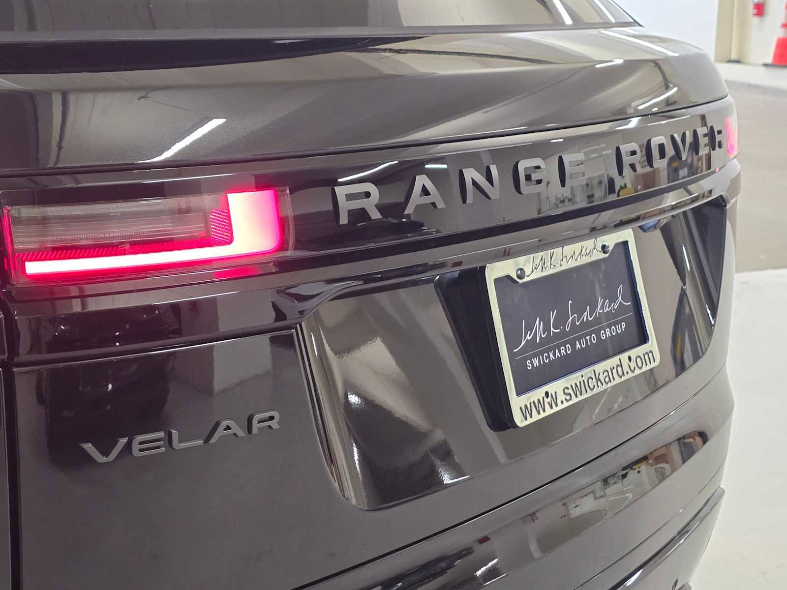 New 2026 Land Rover Range Rover Velar Dynamic SE image 13