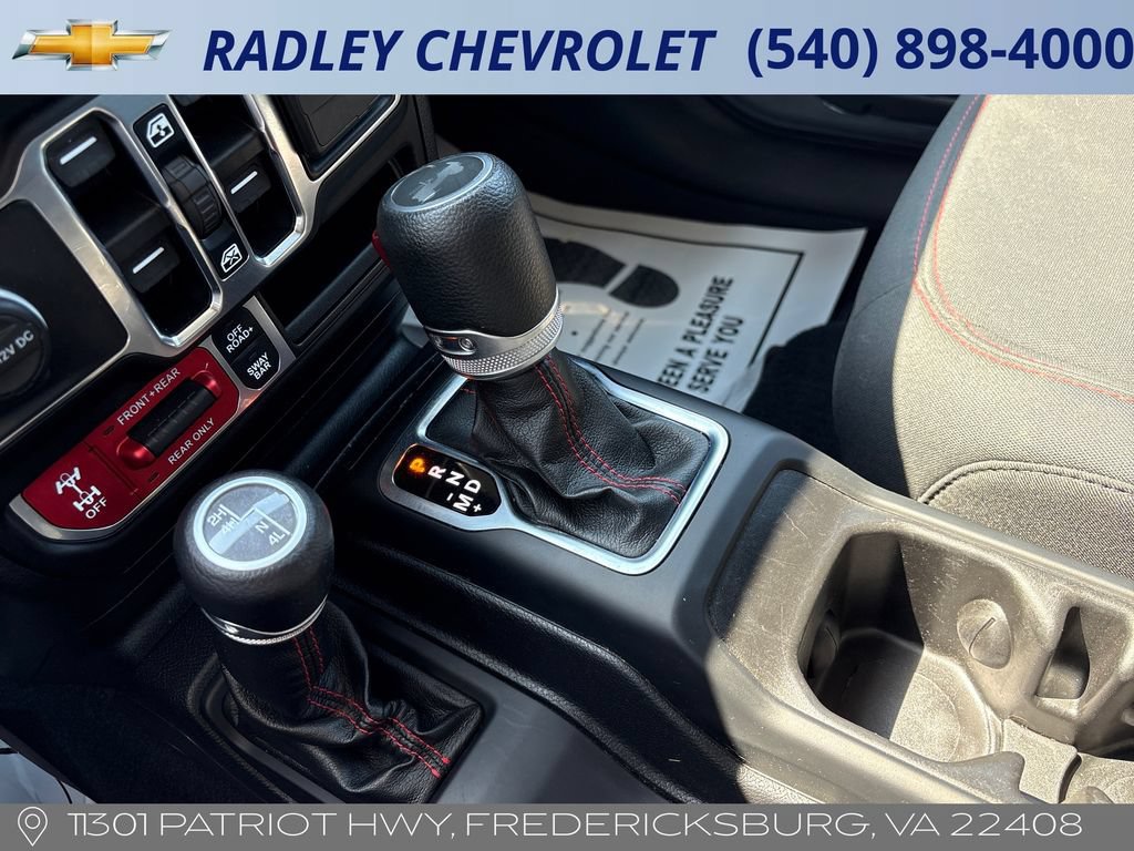 Used 2021 Jeep Wrangler Unlimited Rubicon w/ LED Lighting Group AWD/4WD image 12