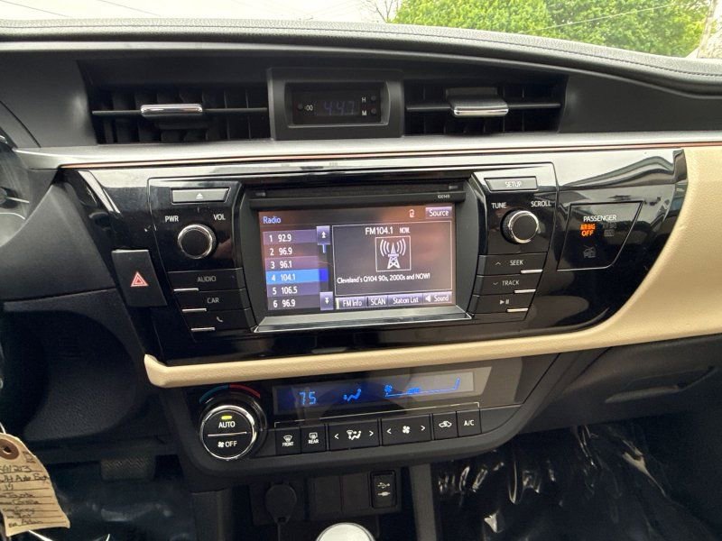 Used 2014 Toyota Corolla LE FWD image 25