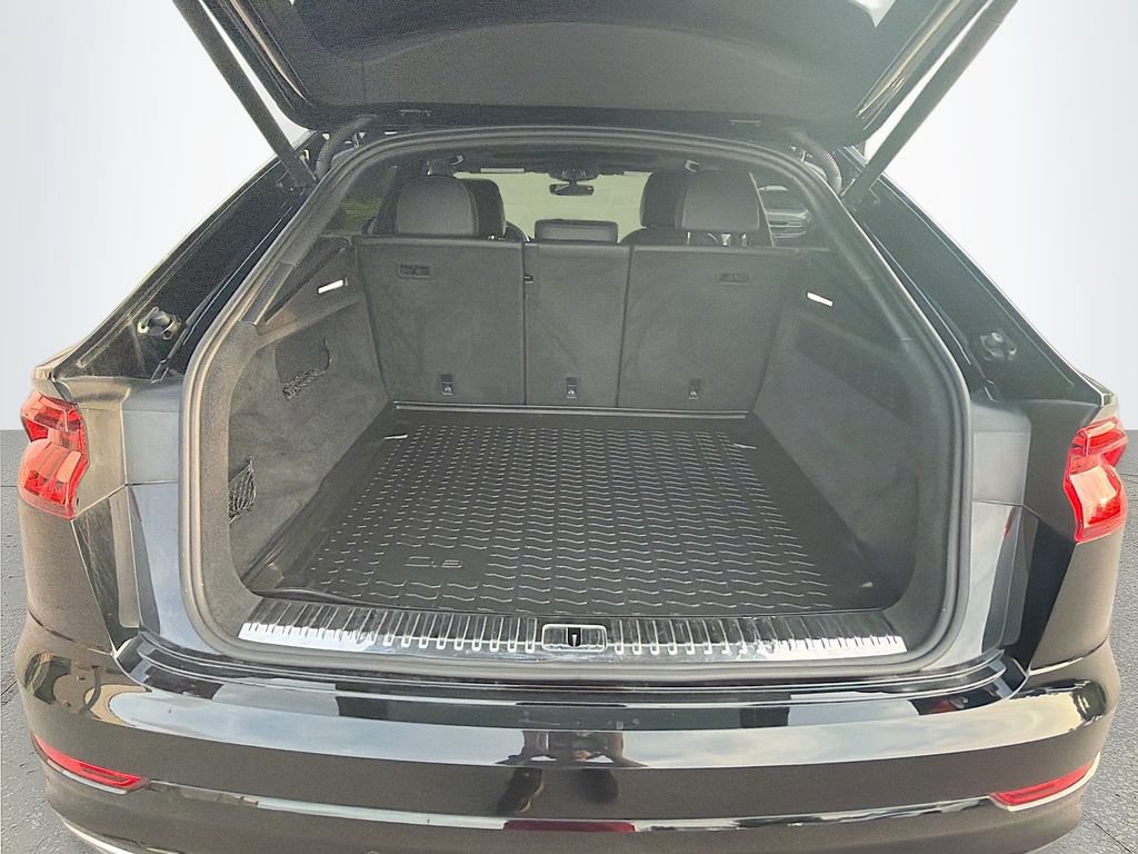 Used 2021 Audi Q8 Premium Plus w/ Premium Plus Package AWD/4WD image 12