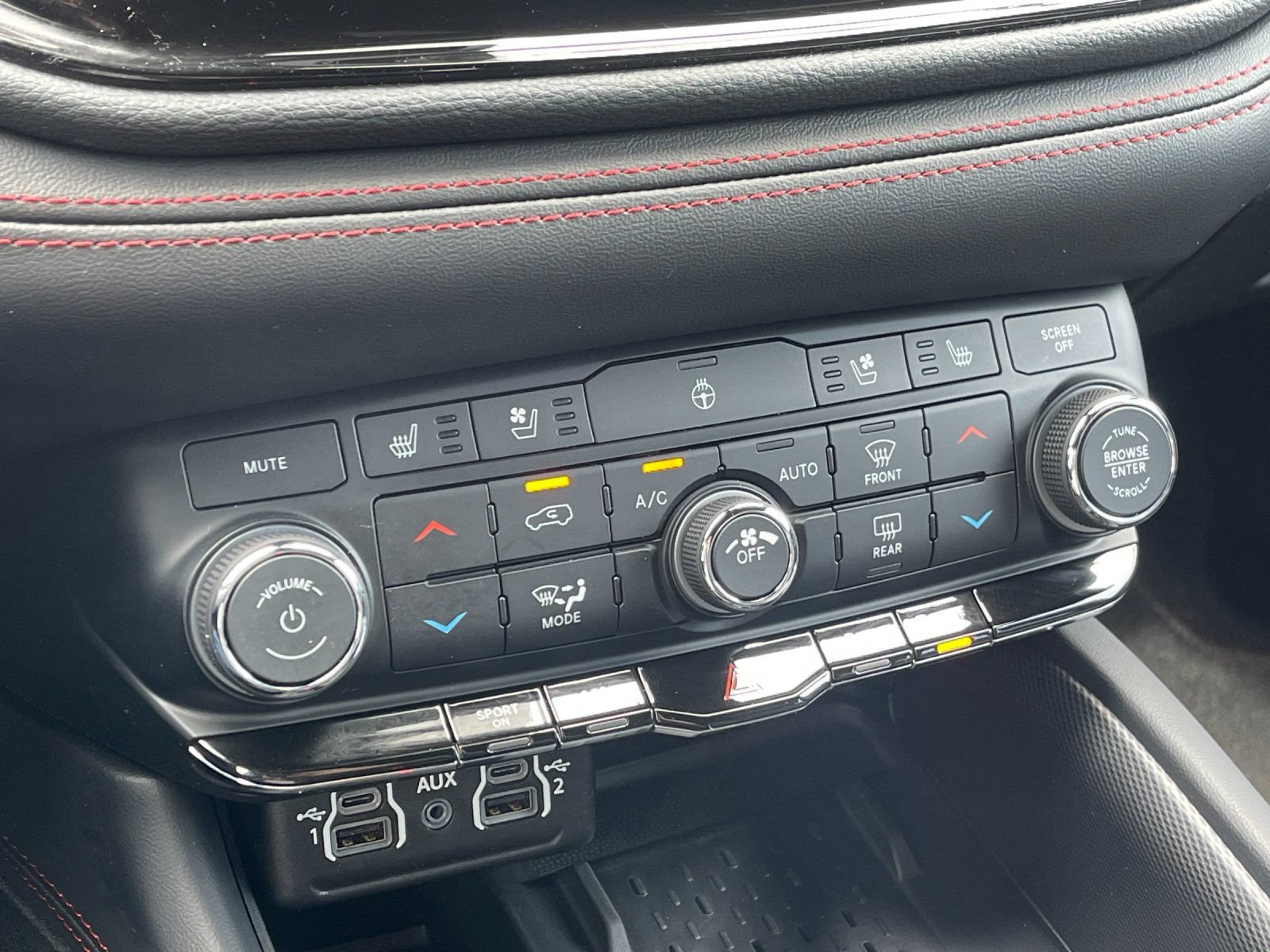 Used 2025 Dodge Durango R/T AWD/4WD image 25