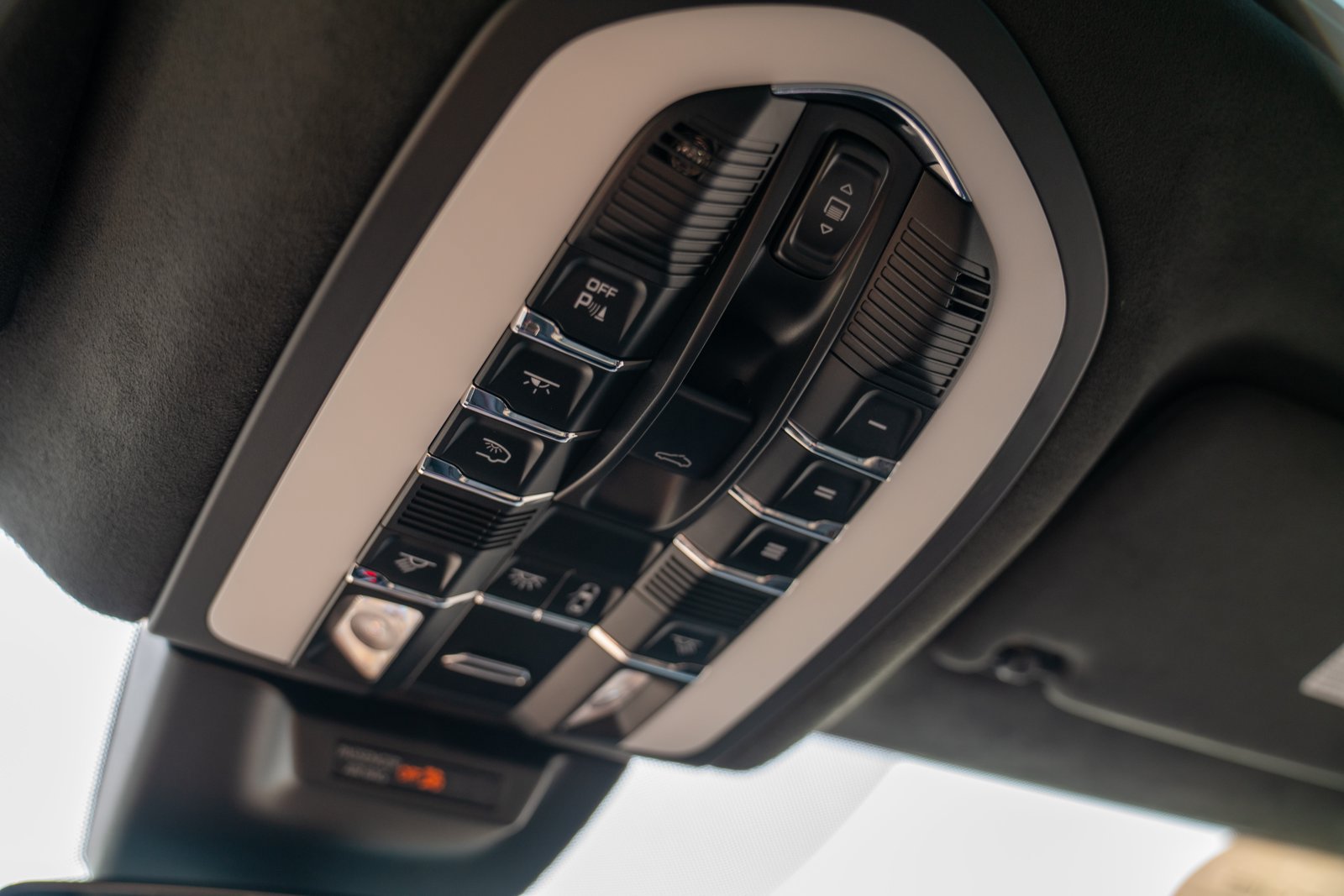 Certified 2024 Porsche Macan GTS AWD/4WD image 22