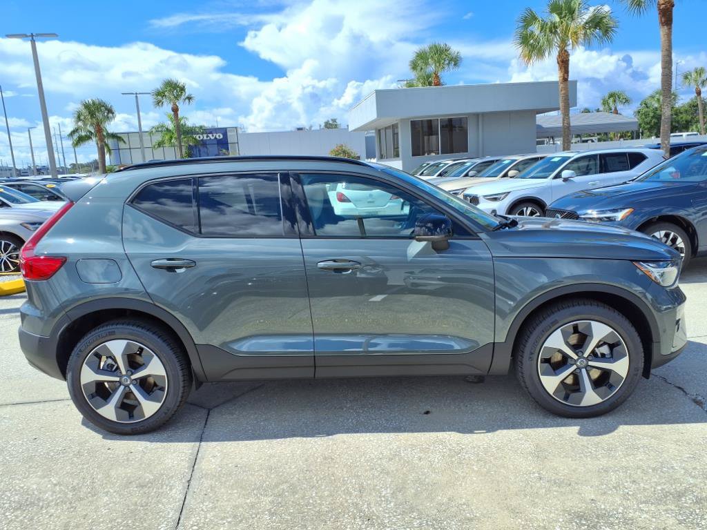 New 2026 Volvo XC40 B5 Plus w/ Protection Package Premier AWD/4WD image 8