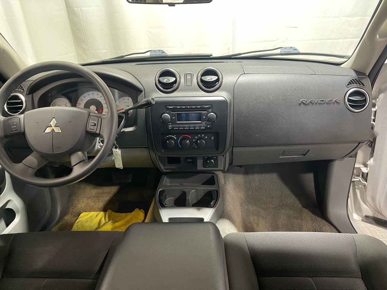 Used 2006 Mitsubishi Raider LS image 16
