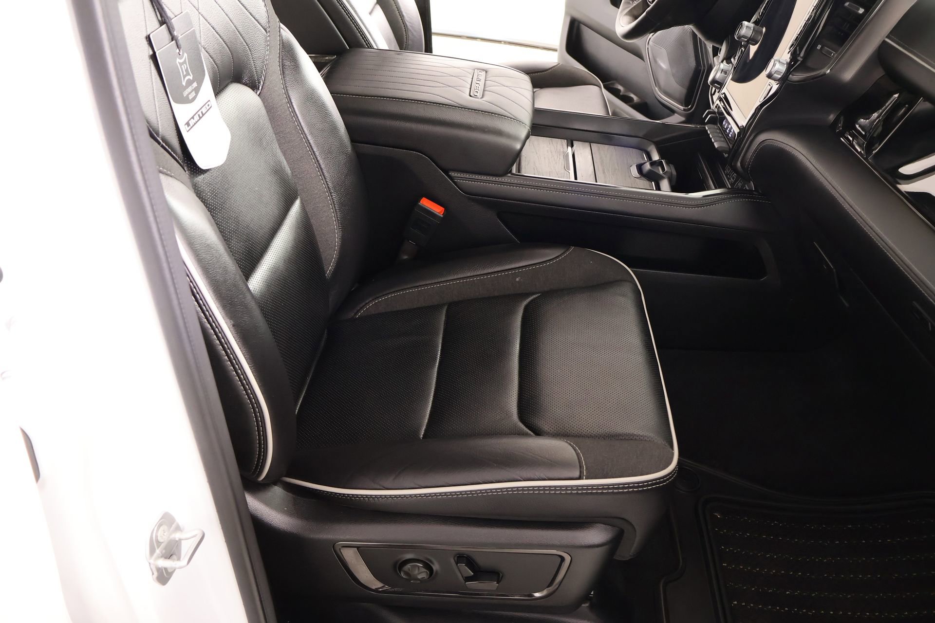 Used 2025 RAM 1500 Limited image 14