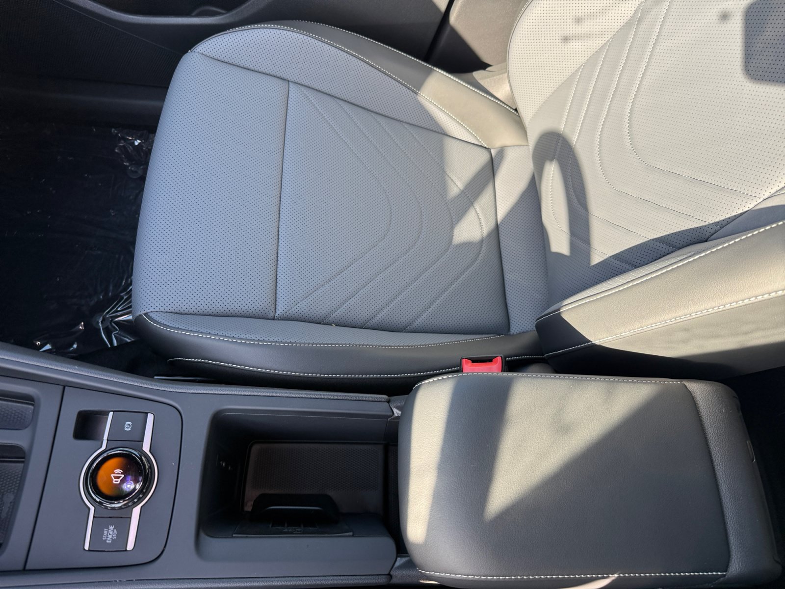 New 2026 Volkswagen Tiguan SE R-Line AWD/4WD image 14