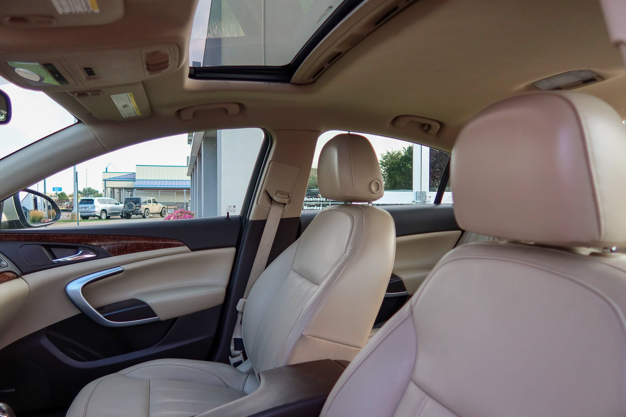 Used 2013 Buick Regal Premium FWD image 19