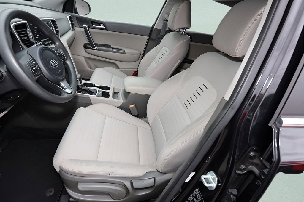Used 2018 Kia Sportage LX image 11