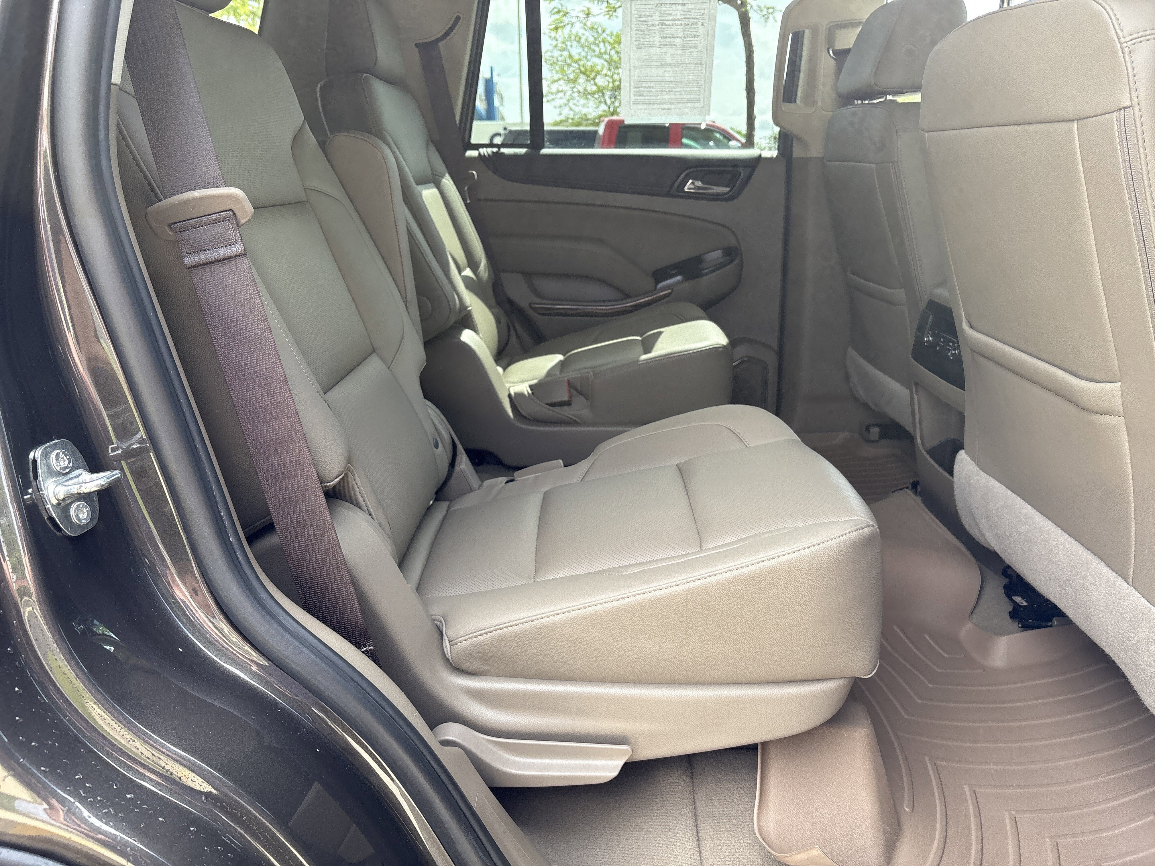 Used 2020 GMC Yukon SLT w/ Premium Edition AWD/4WD image 17