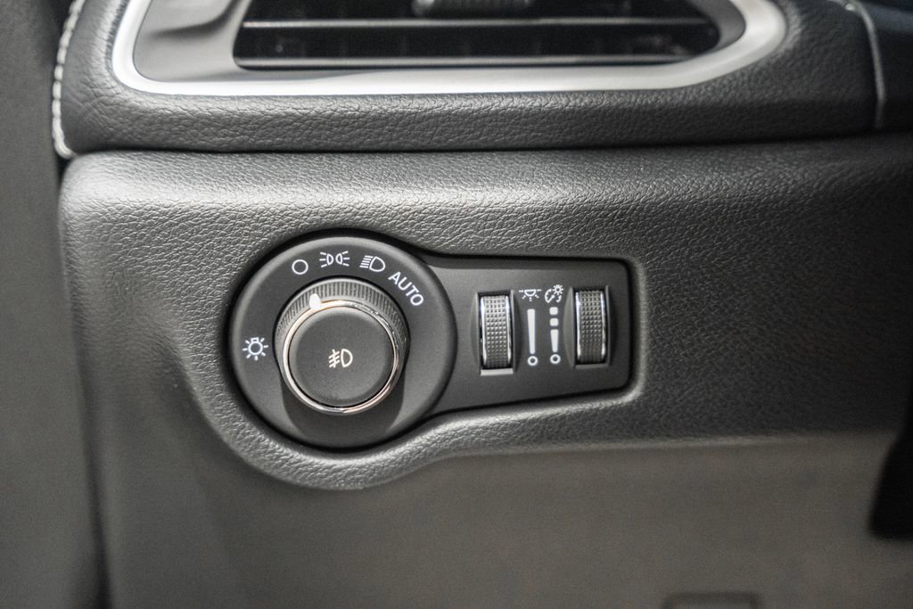 New 2026 Chrysler Pacifica Select image 41