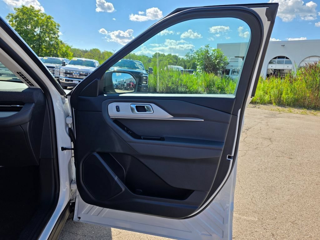 New 2025 Ford Explorer Active AWD/4WD image 30