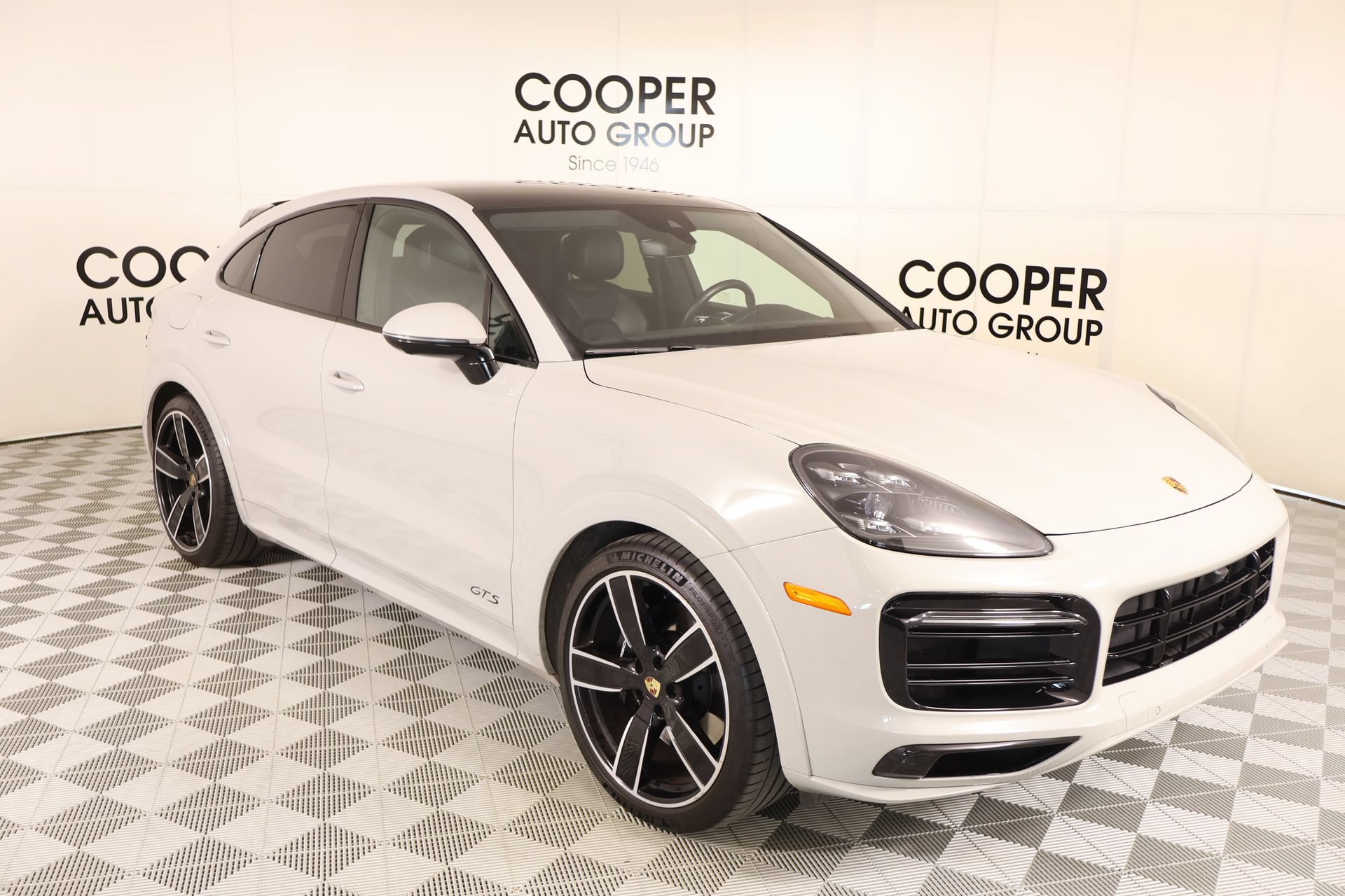 Used 2023 Porsche Cayenne GTS AWD/4WD image 1