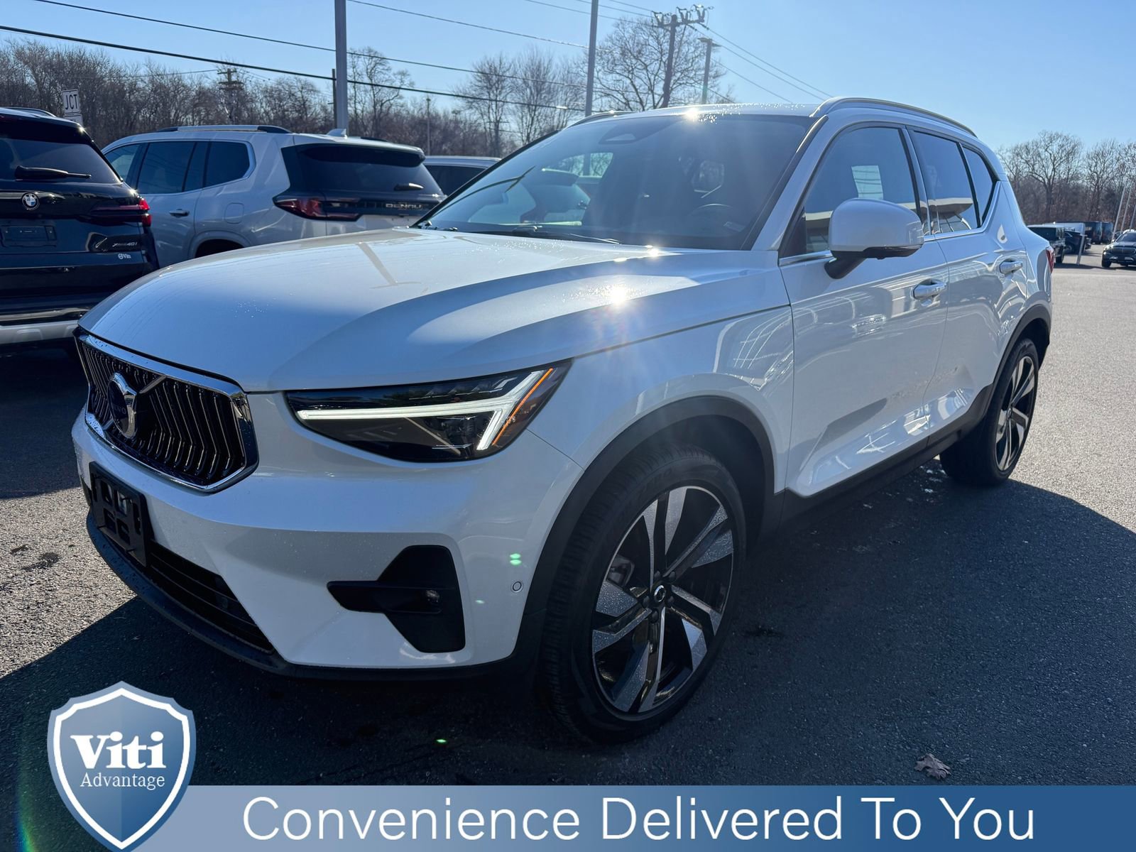 Certified 2024 Volvo XC40 B5 Ultimate w/ Protection Package Premier image 4