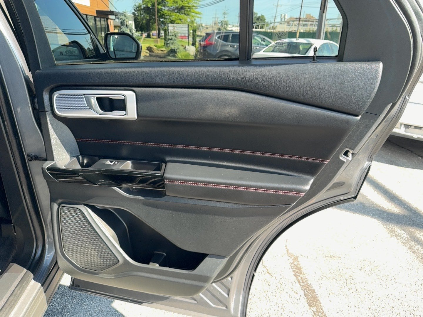 Used 2023 Ford Explorer ST-Line AWD/4WD image 28