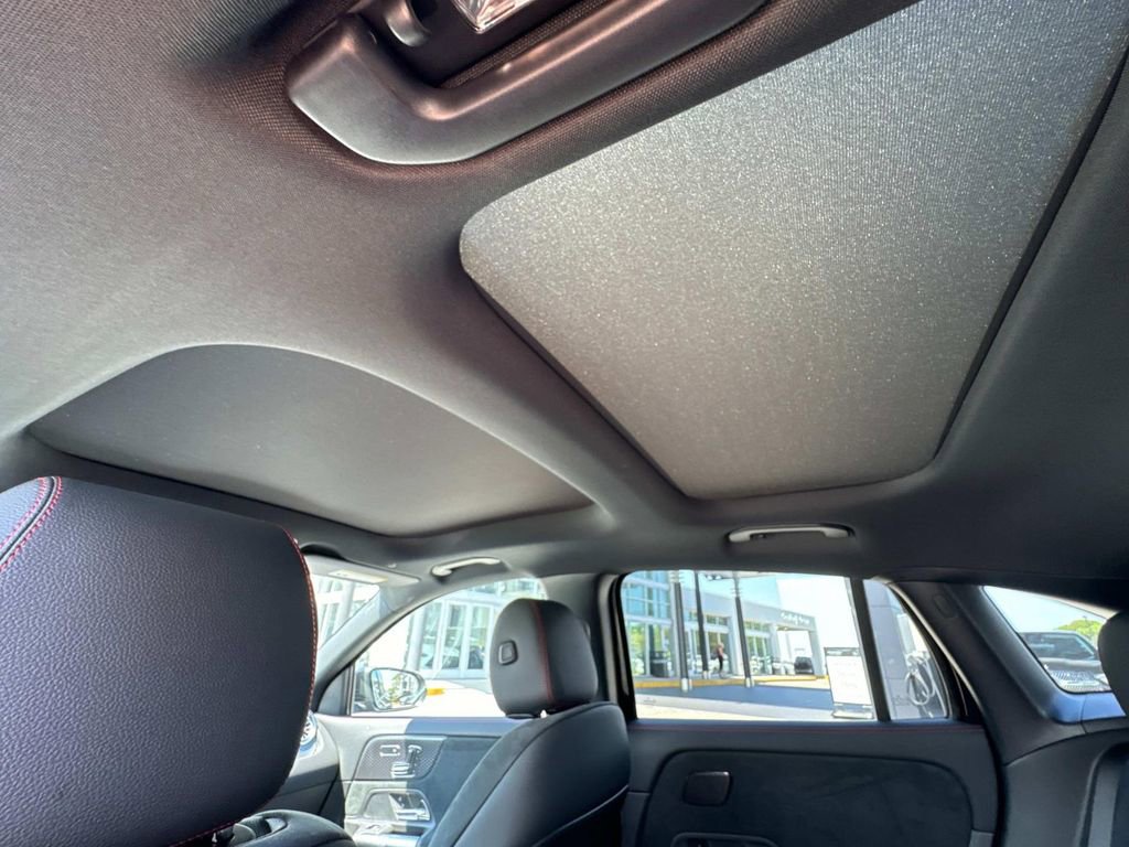 Used 2025 Mercedes-Benz GLA 250 image 8