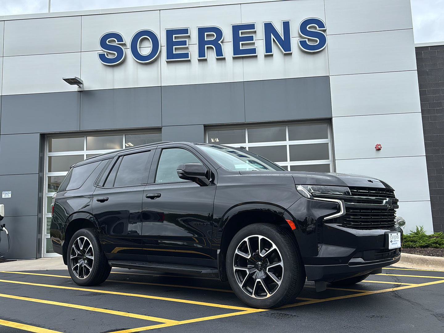 Used 2021 Chevrolet Tahoe RST w/ Luxury Package