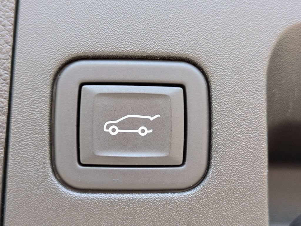 Certified 2024 Cadillac XT4 Premium Luxury FWD image 16