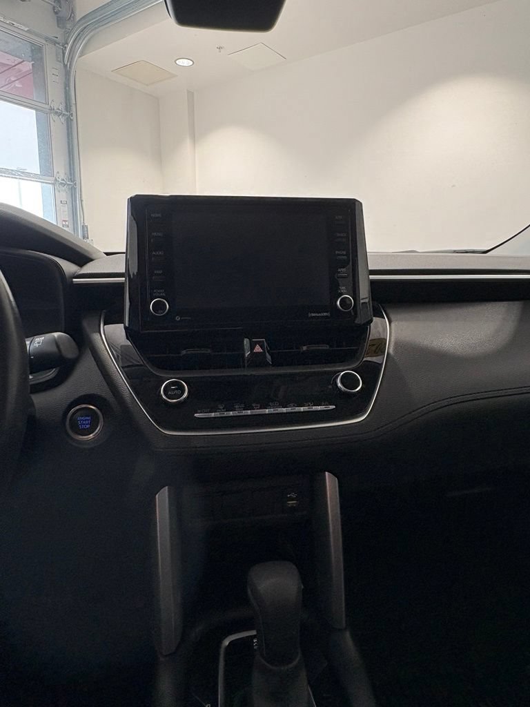 Used 2022 Toyota Corolla Cross LE AWD/4WD image 18