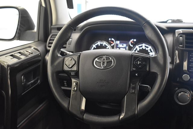 Used 2021 Toyota 4Runner TRD Off-Road Premium w/ Moonroof Package AWD/4WD image 23