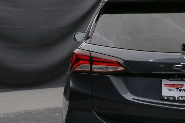 Used 2023 Chevrolet Equinox RS w/ RS Leather Package image 12